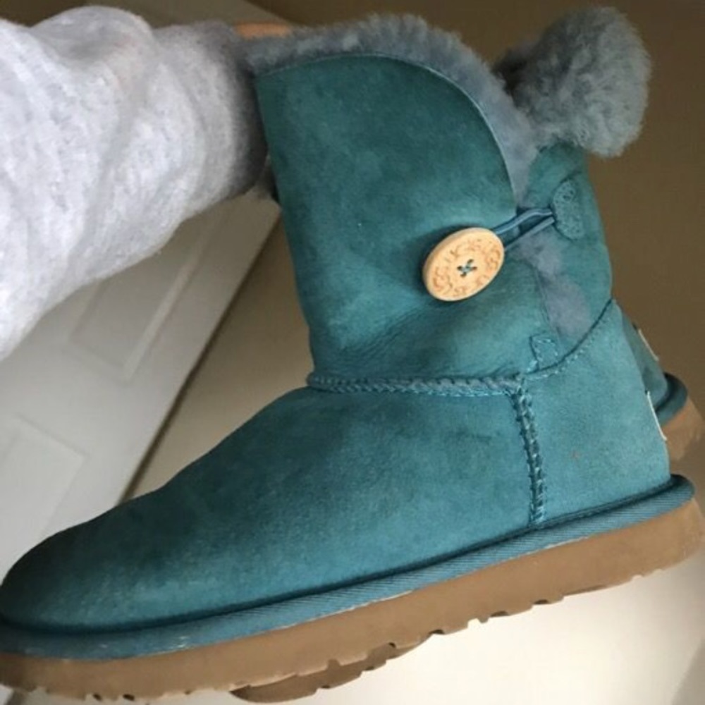 Tiffany blue uggs